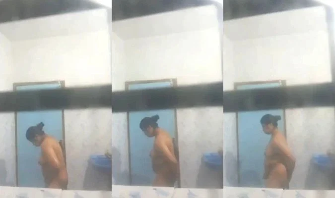 Bathing Desi Bhabhi Capture Watch