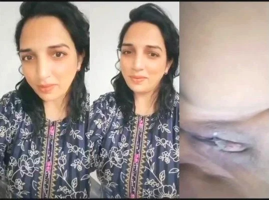 Desi Girl Shows Pussy Watch