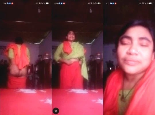 Desi Bhabhi Shows Nude Body on VC Part 1 Watch