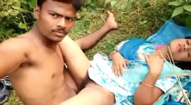 Desi Village BF Fucking her GF in Jungle Watch