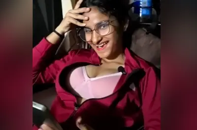 Khadija37 Strips Naked on a Moving Bus her Big Boobs Watch